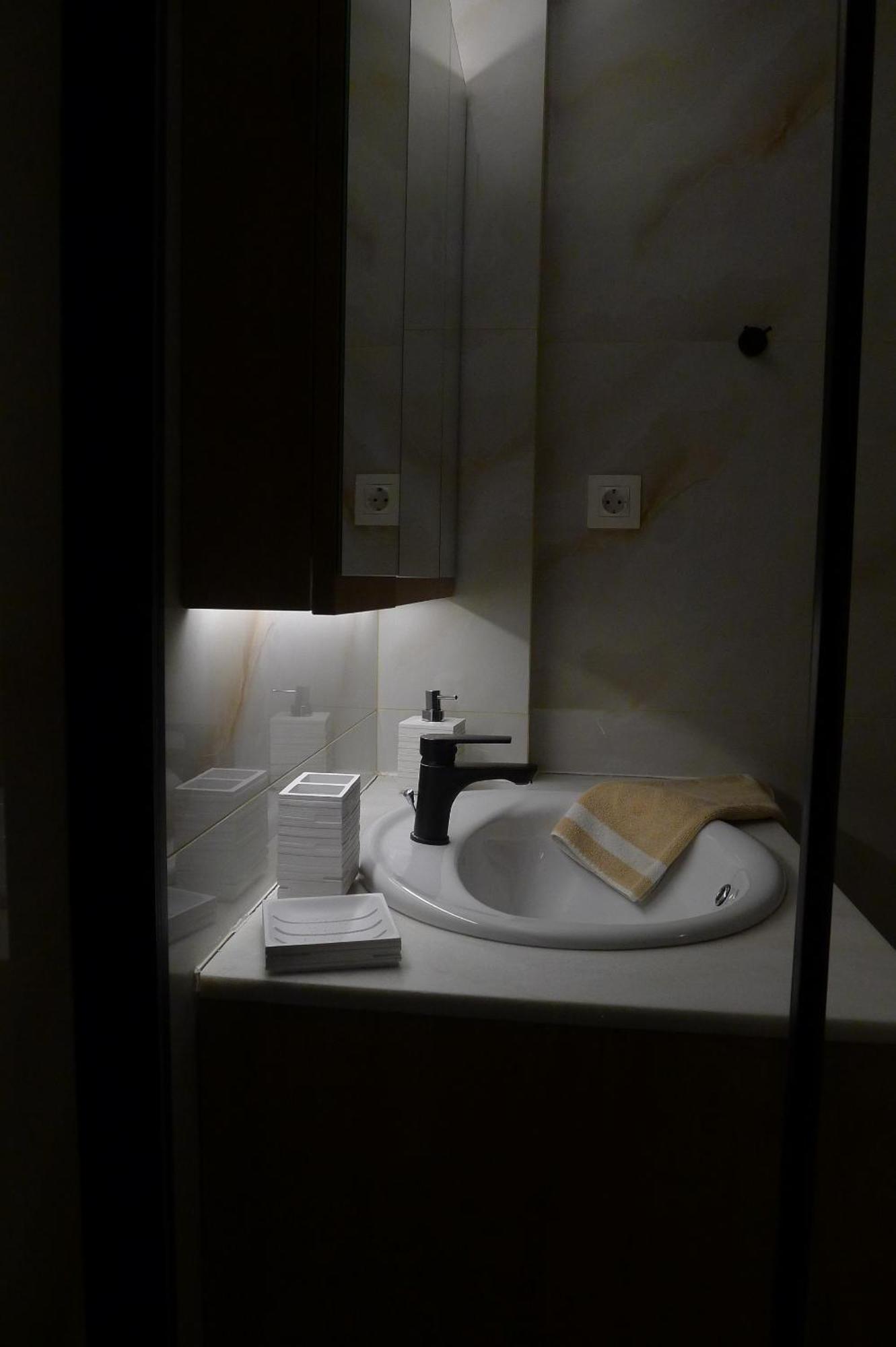 Apartamento Cosy 2Ba Close To Archeological Museum Of Athens And Pedion Tou Areos Exterior foto